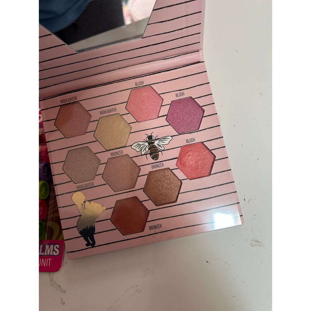 Simple Makeup Bundle - Picture 3 of 5